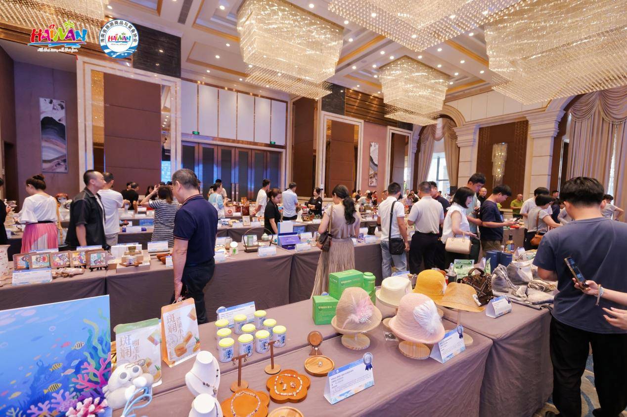 赛圆满收官 60件作品脱颖而出彰显“琼岛潮创”新魅力ky开元棋牌”南国“杯2025海南省第十届旅游商品大(图1)